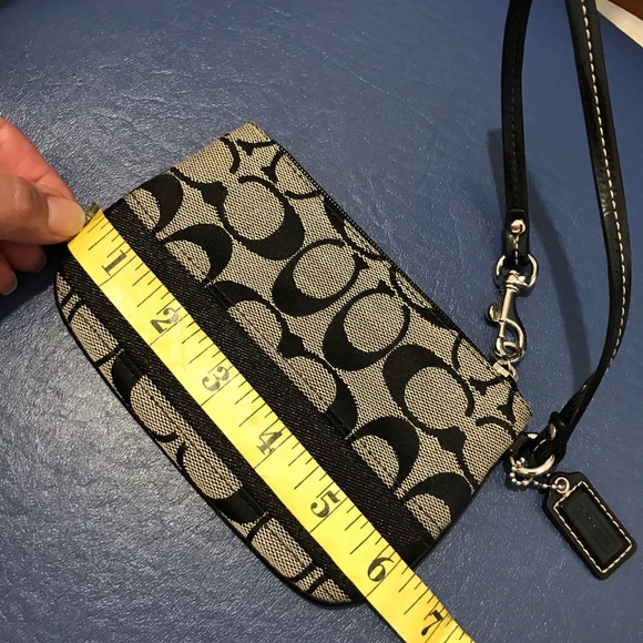 Coach black signature wristlet - Picture 7 of 8